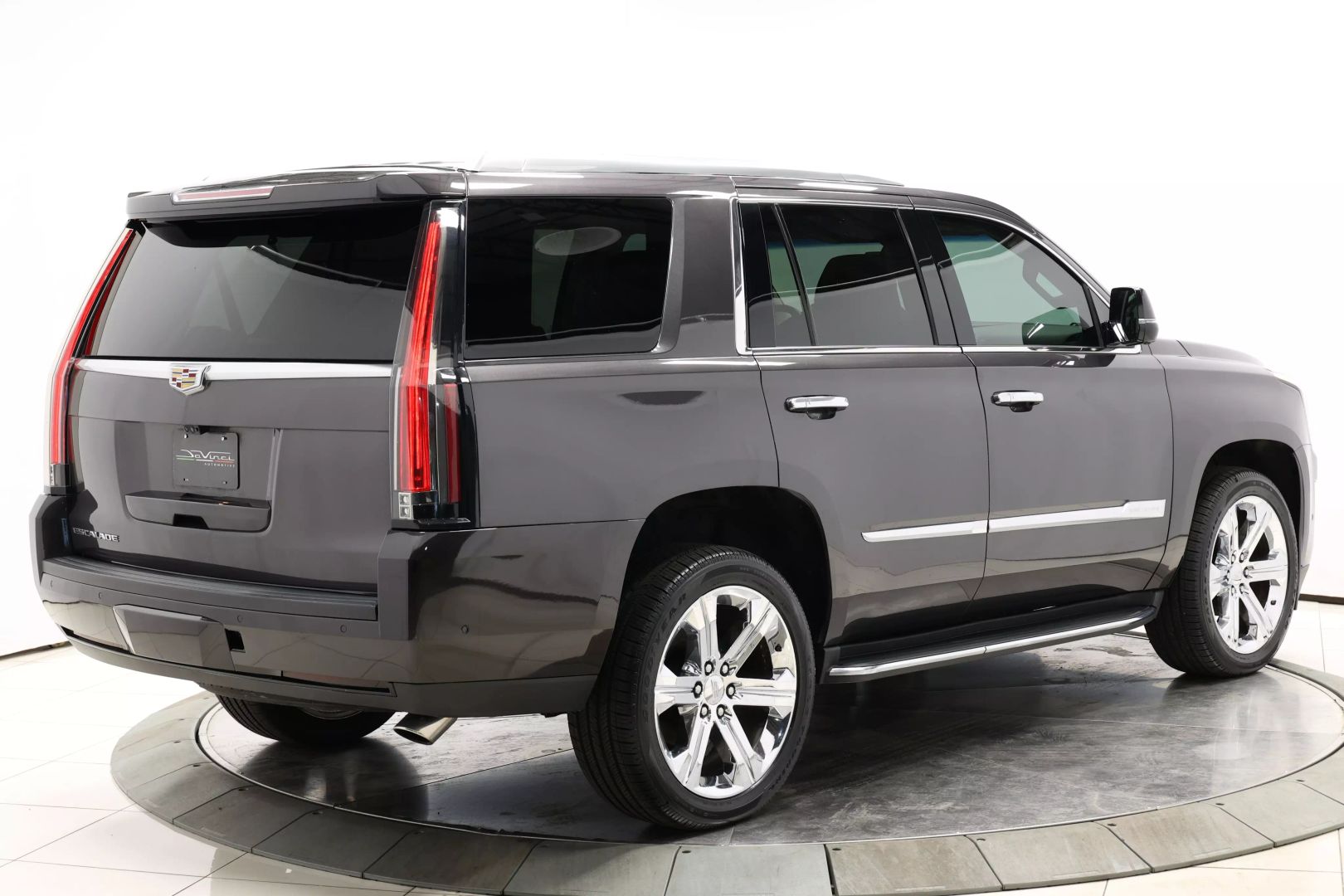 2017 Cadillac Escalade - Image 4
