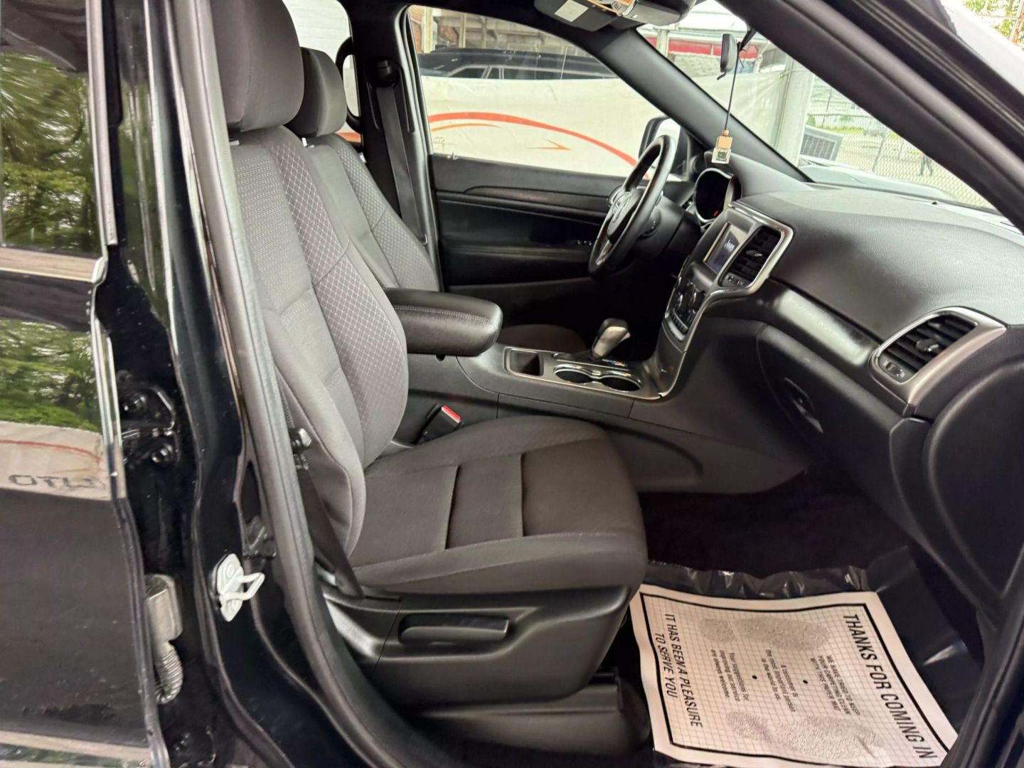 2018 Jeep Grand Cherokee - Image 25