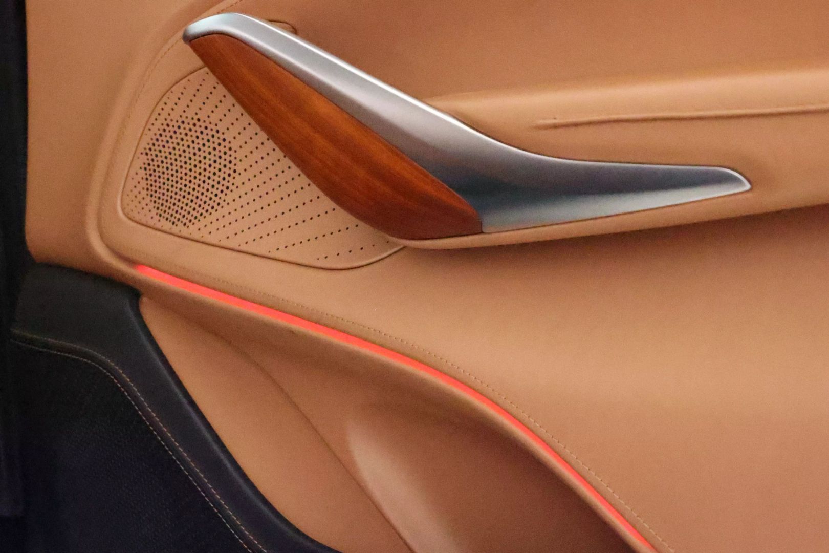 2021 Aston Martin Dbx - Image 110