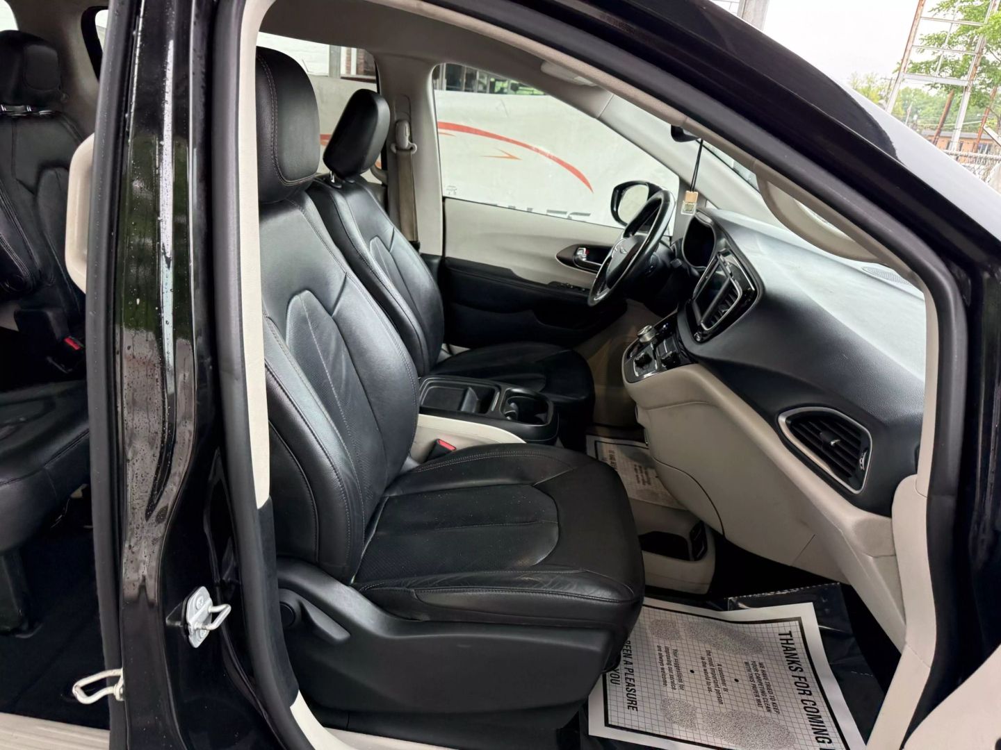 2020 Chrysler Pacifica - Image 22