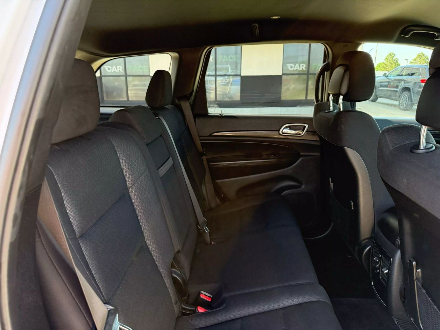 2019 Jeep Grand Cherokee - Image 22