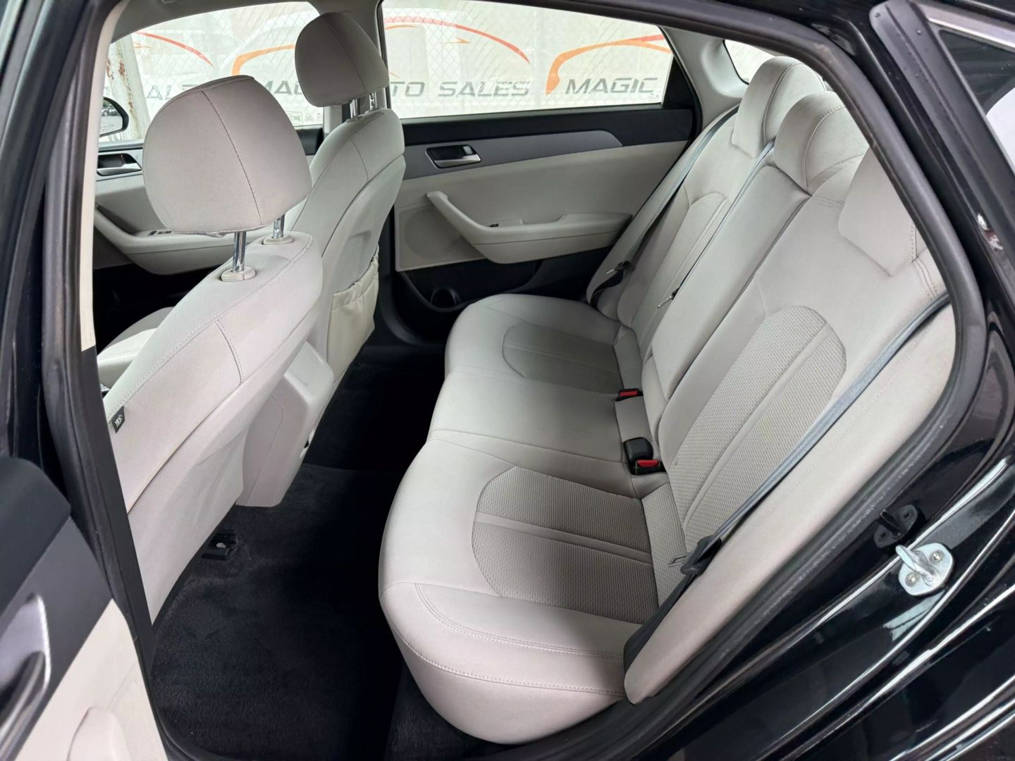 2019 Hyundai Sonata - Image 18
