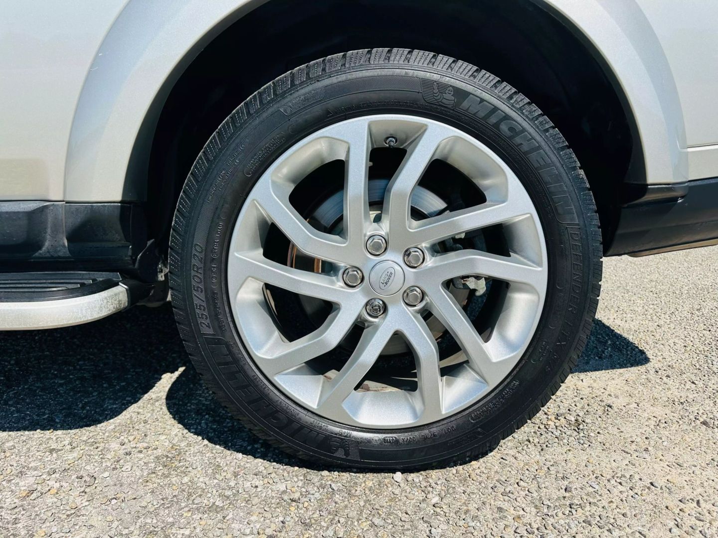 2016 Land Rover Lr4 - Image 12