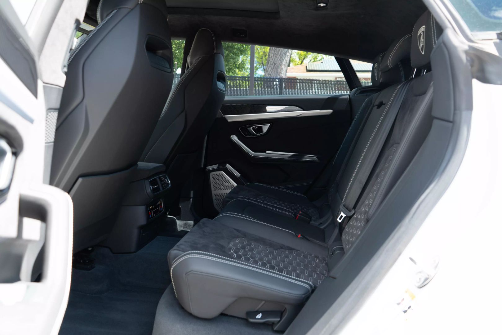 2019 Lamborghini Urus - Image 59