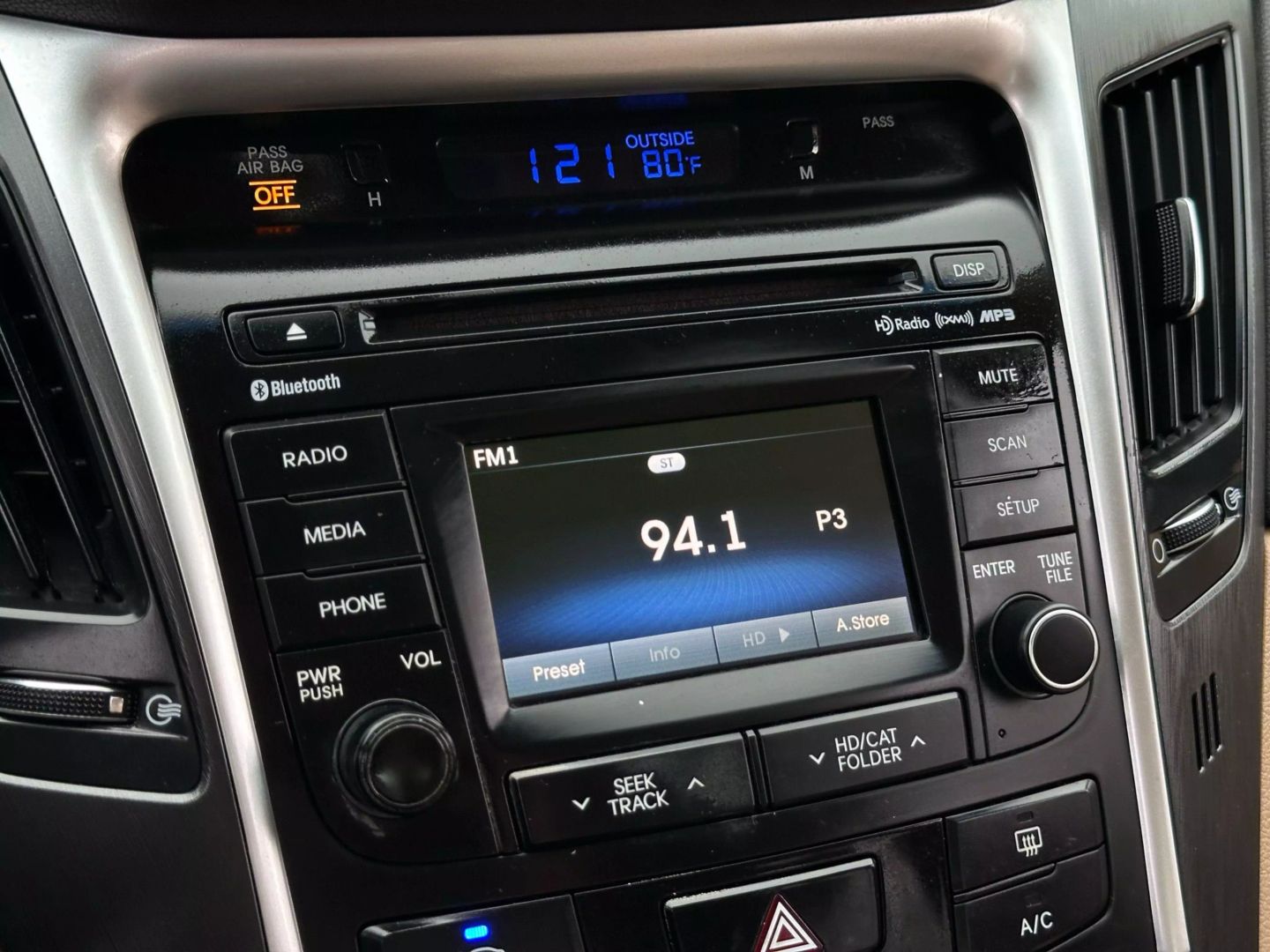 2014 Hyundai Sonata - Image 30