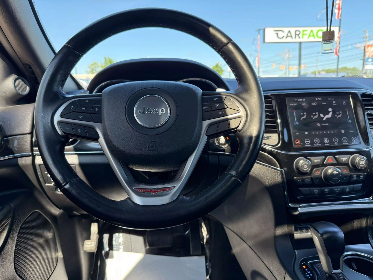 2020 Jeep Grand Cherokee - Image 32