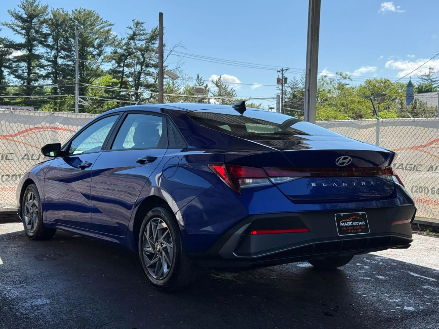 2024 Hyundai Elantra - Image 9