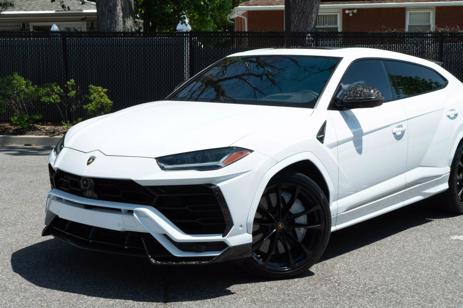 2019 Lamborghini Urus - Image 10