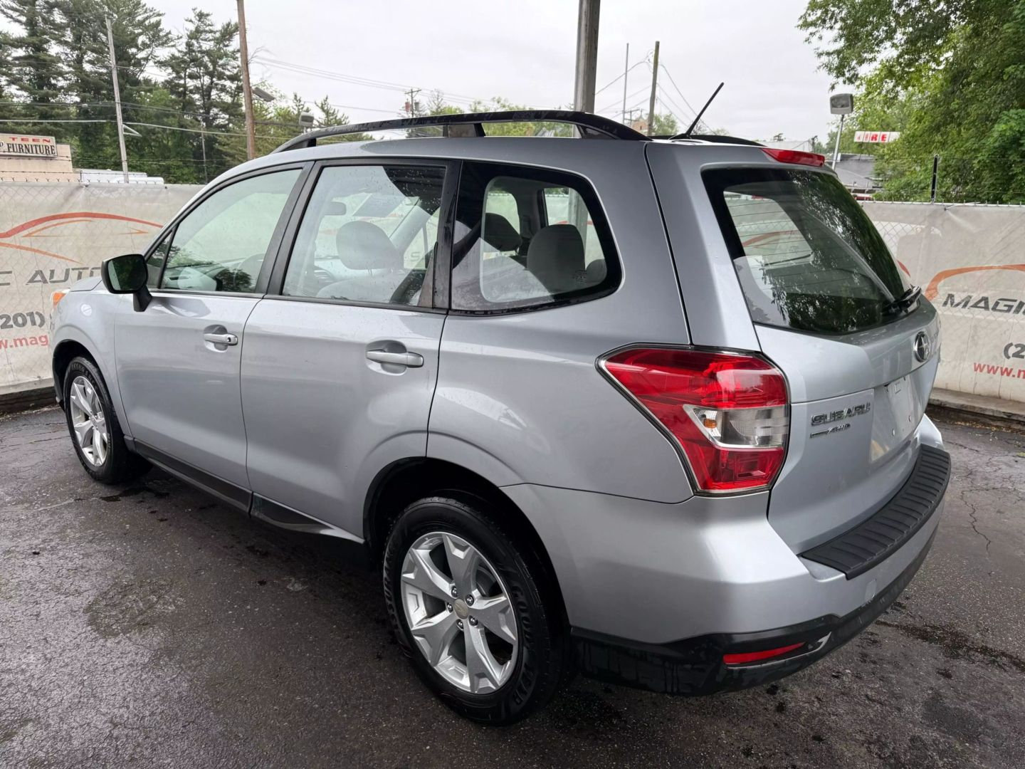 2015 Subaru Forester - Image 13