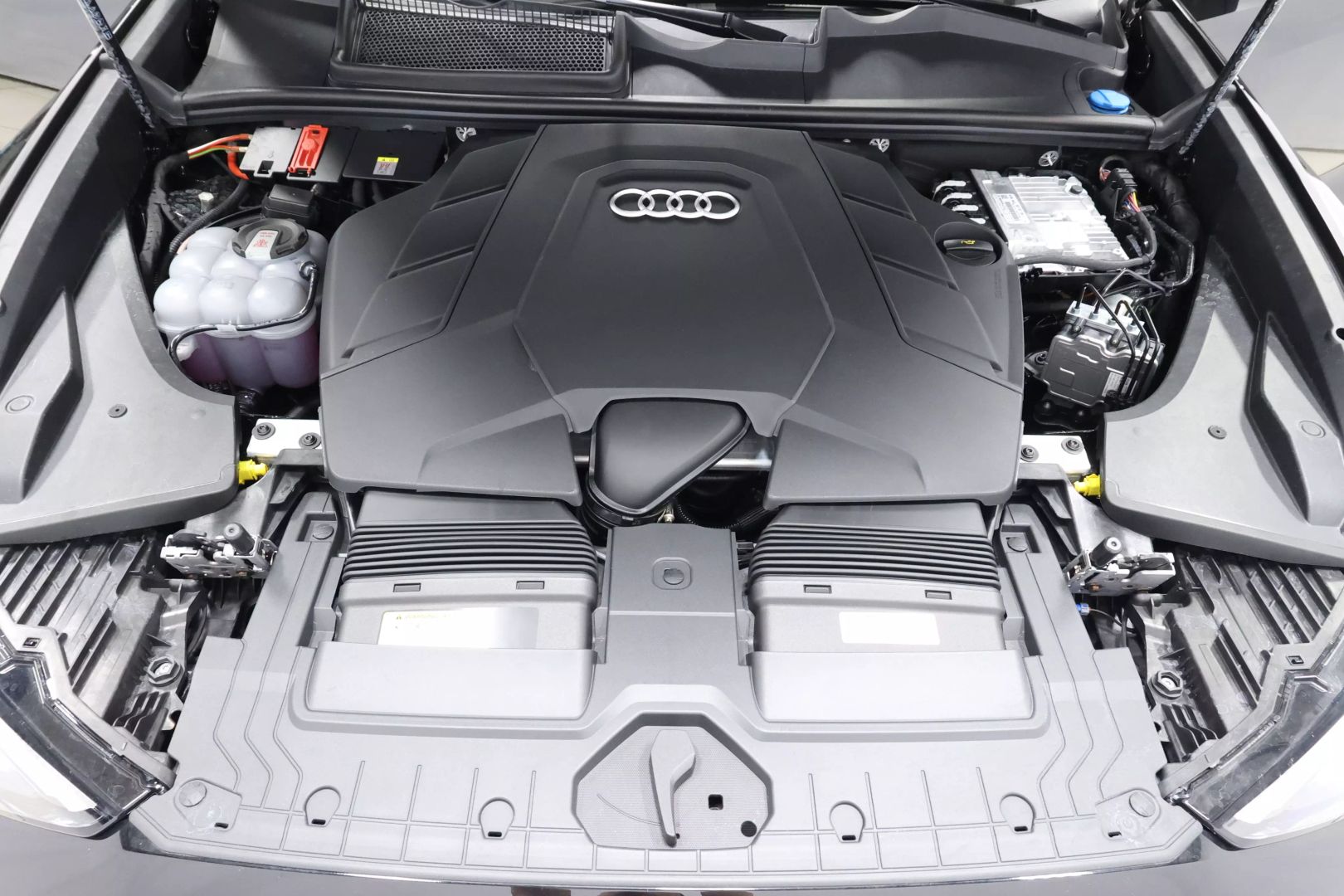 2025 Audi Q8 - Image 107