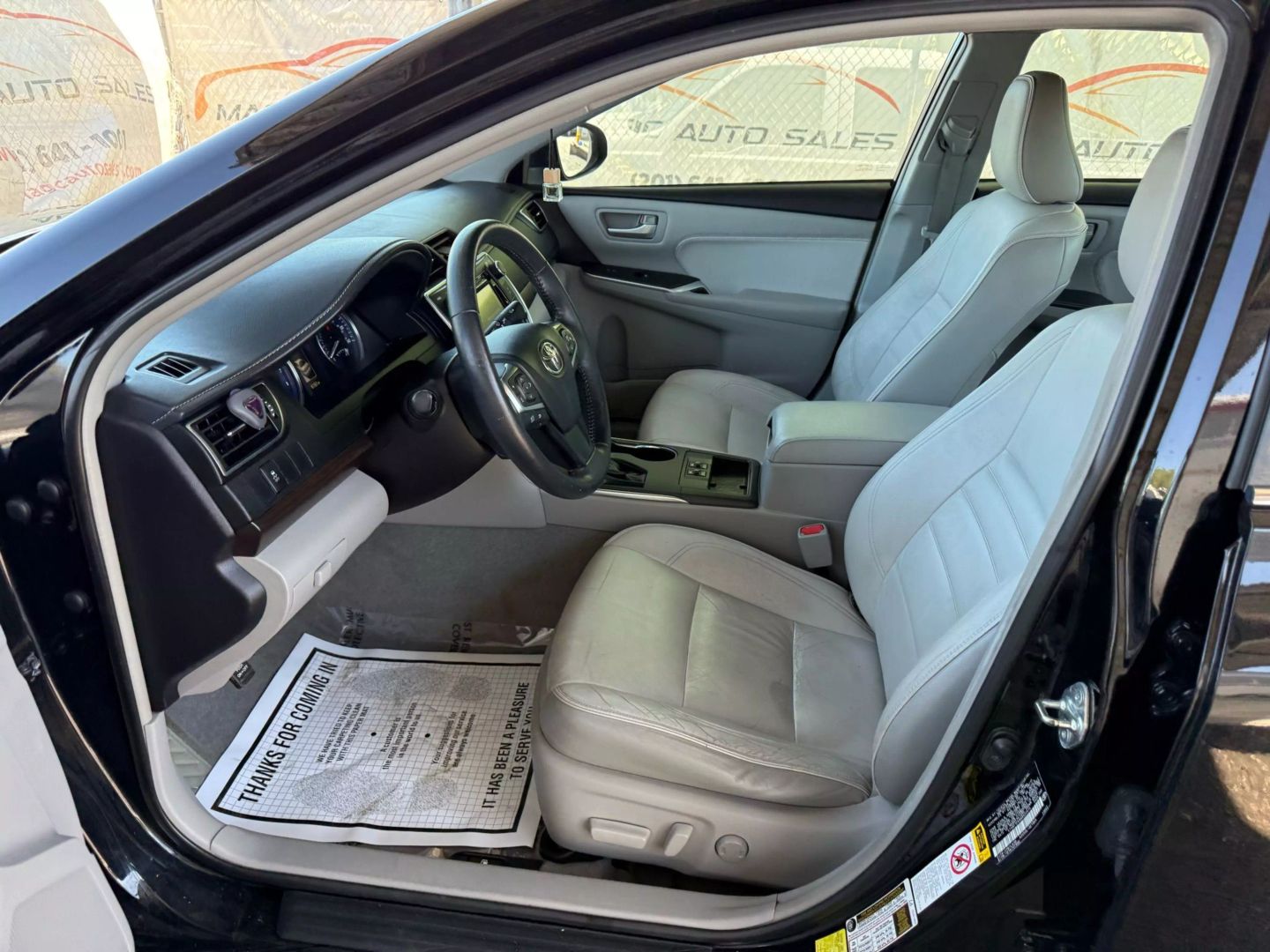 2016 Toyota Camry - Image 15