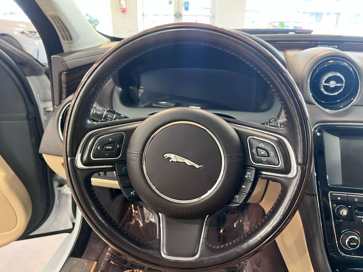 2016 Jaguar Xj Xjl Portfolio Sedan 4d - Image 20