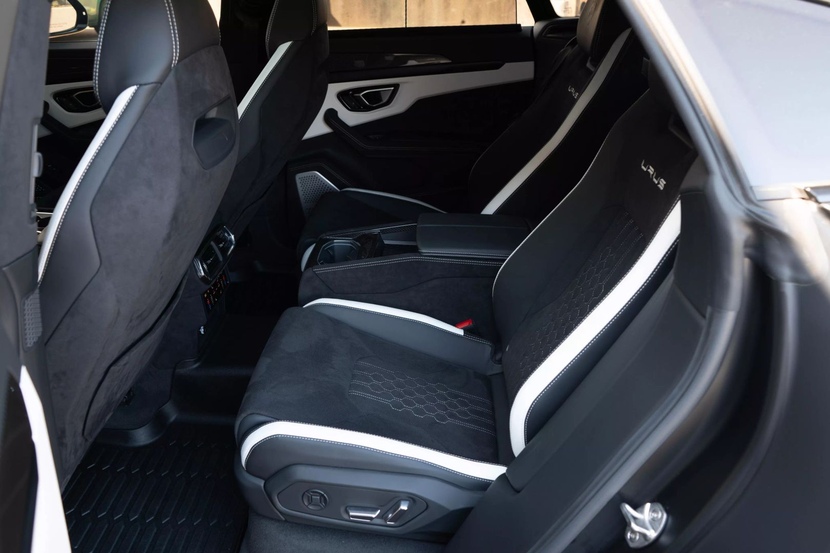 2024 Lamborghini Urus - Image 58