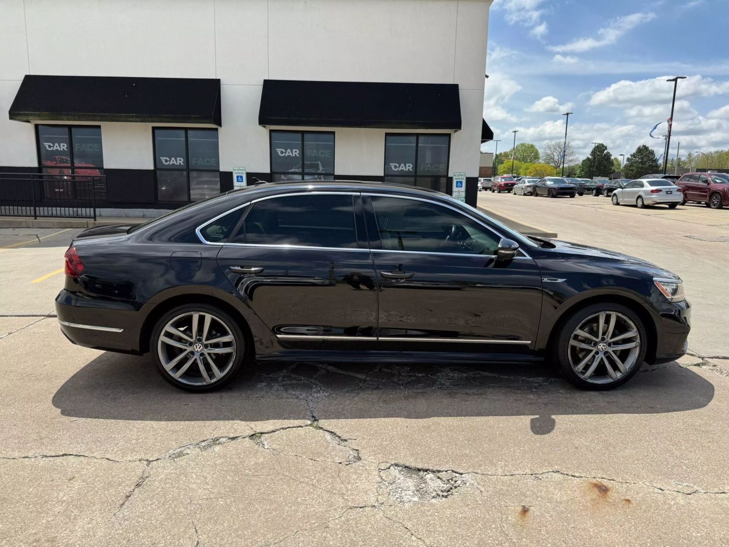 2019 Volkswagen Passat - Image 15
