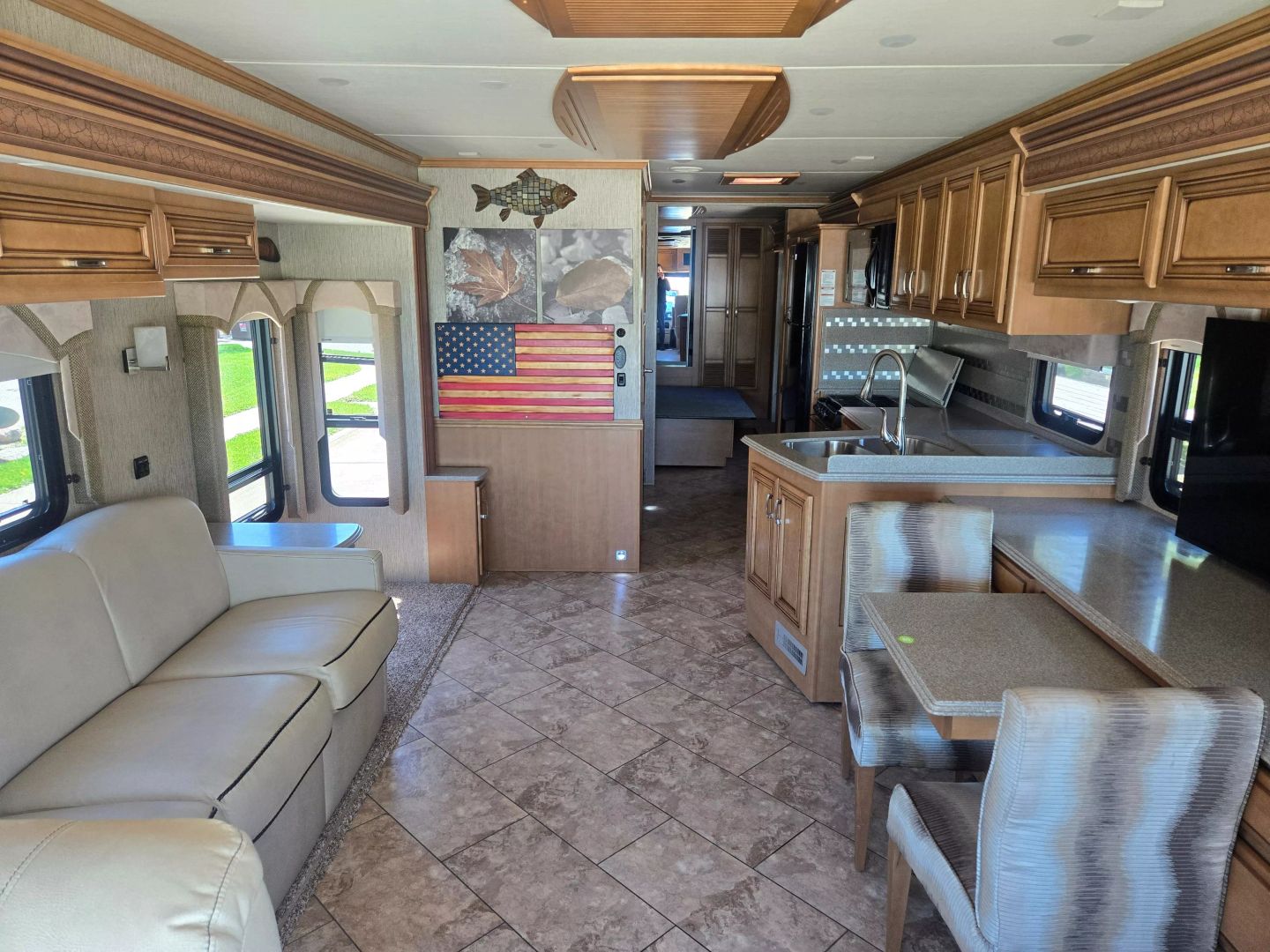 2016 Newmar Ventana Le - Image 16