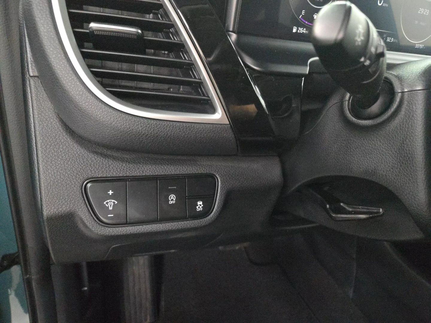 2024 Kia Seltos - Image 18