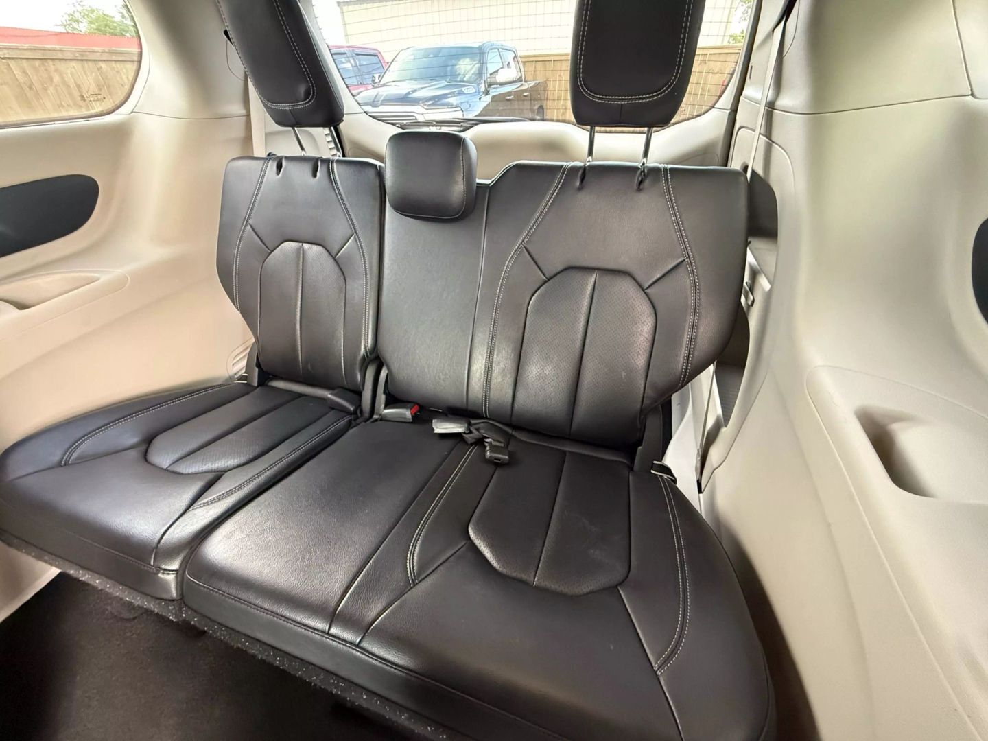 2022 Chrysler Pacifica - Image 13
