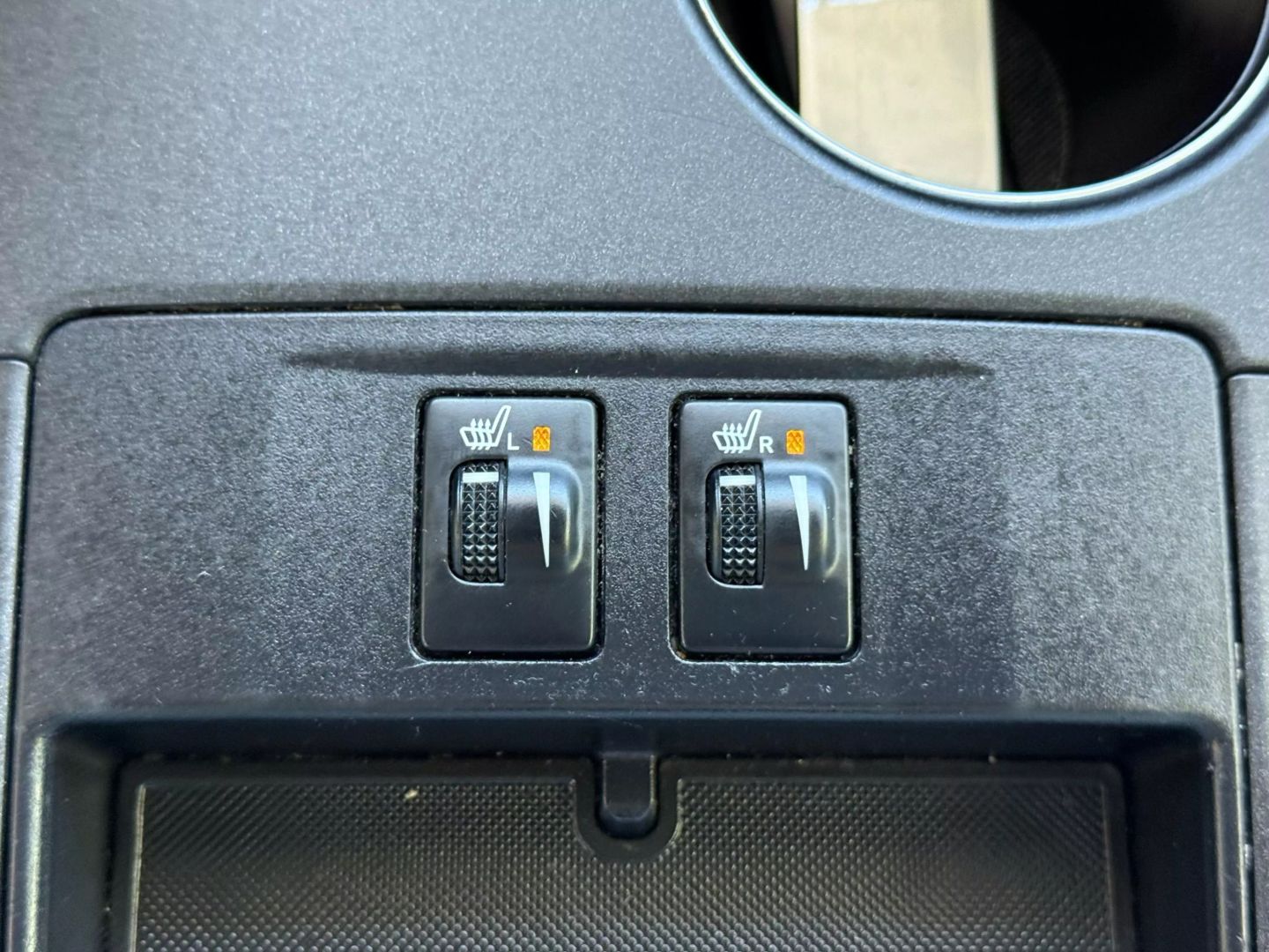 2016 Toyota Camry - Image 30