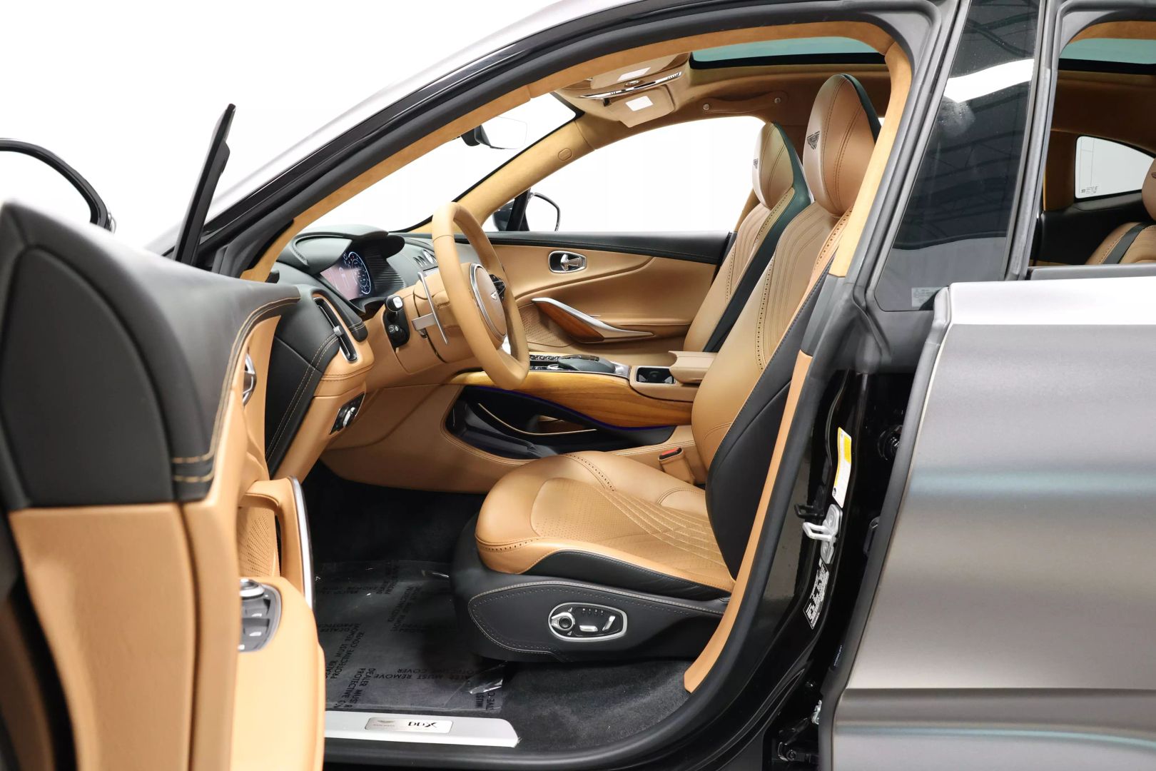 2021 Aston Martin Dbx - Image 14