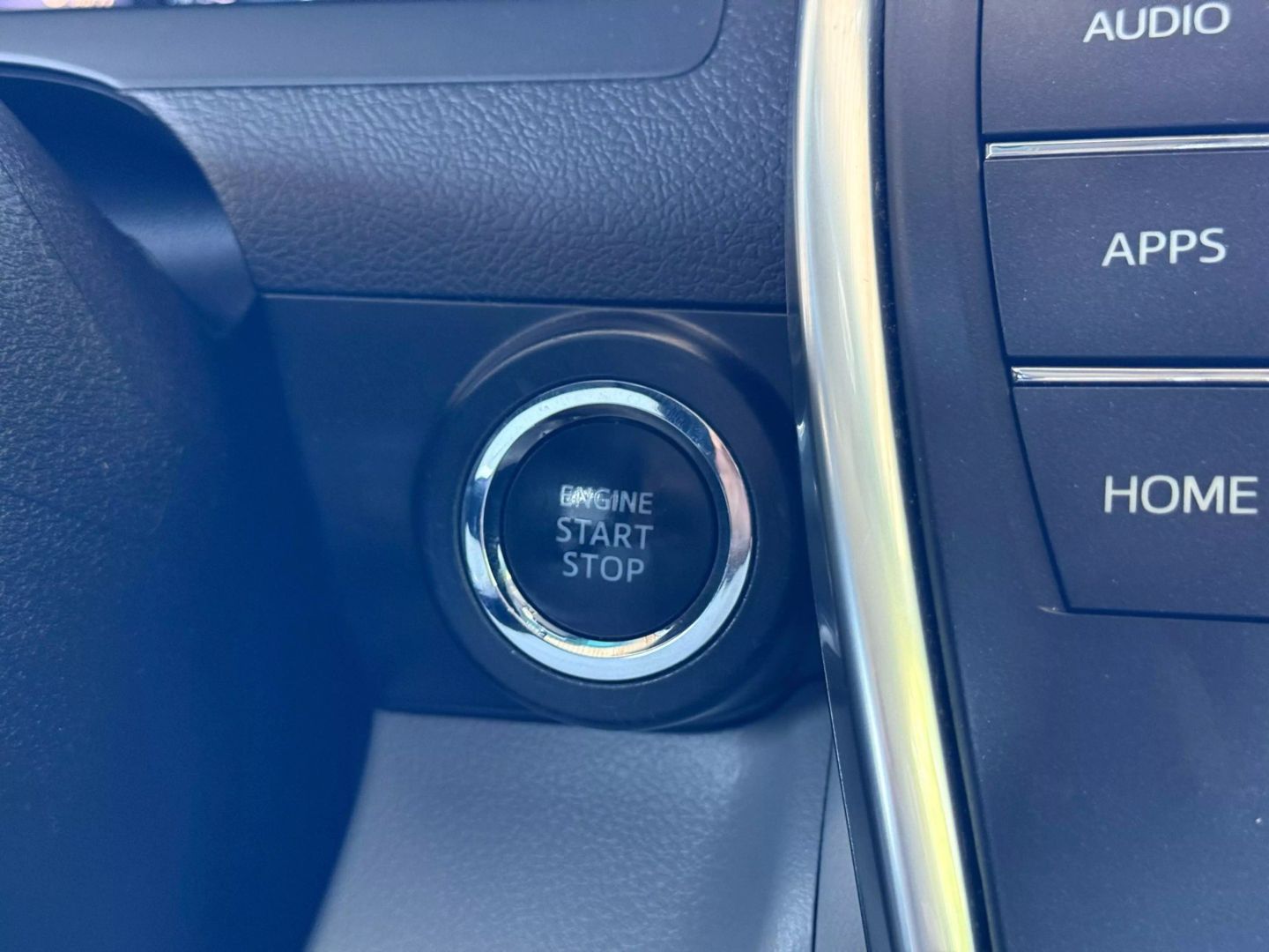 2016 Toyota Camry - Image 29