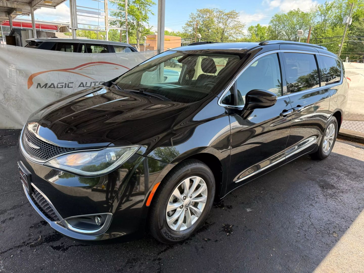 2018 Chrysler Pacifica - Image 8