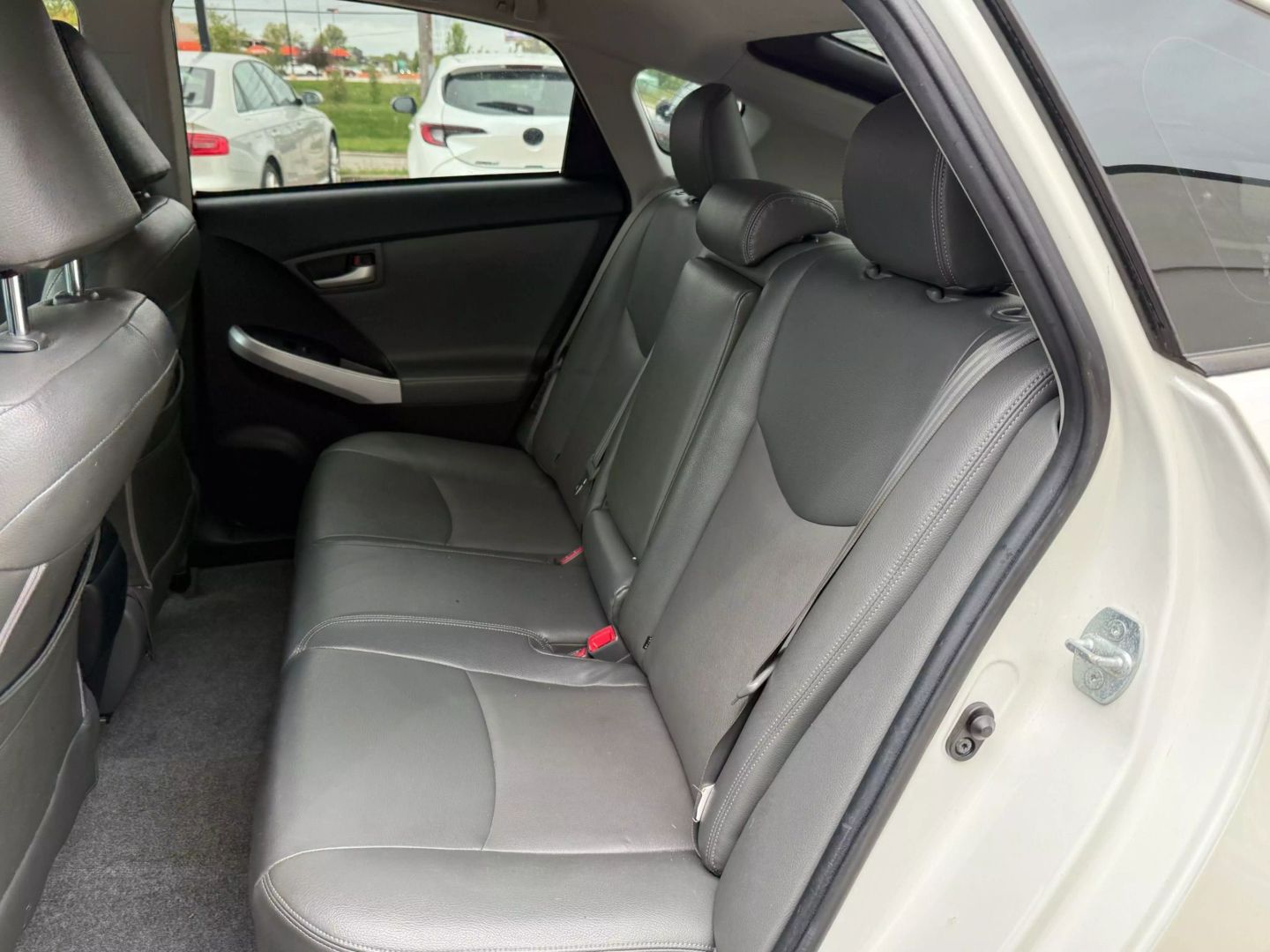 2015 Toyota Prius - Image 19