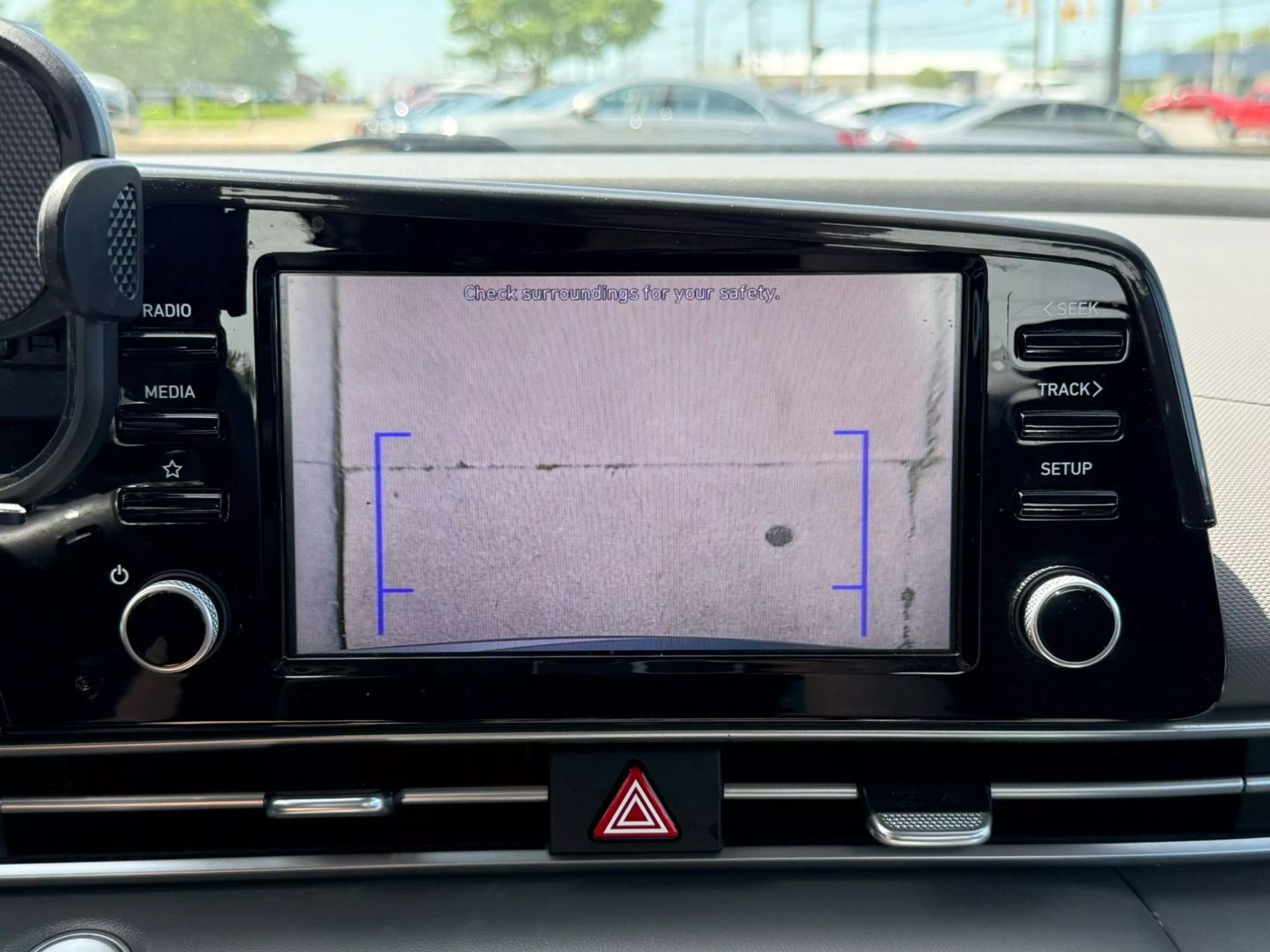 2021 Hyundai Elantra - Image 40
