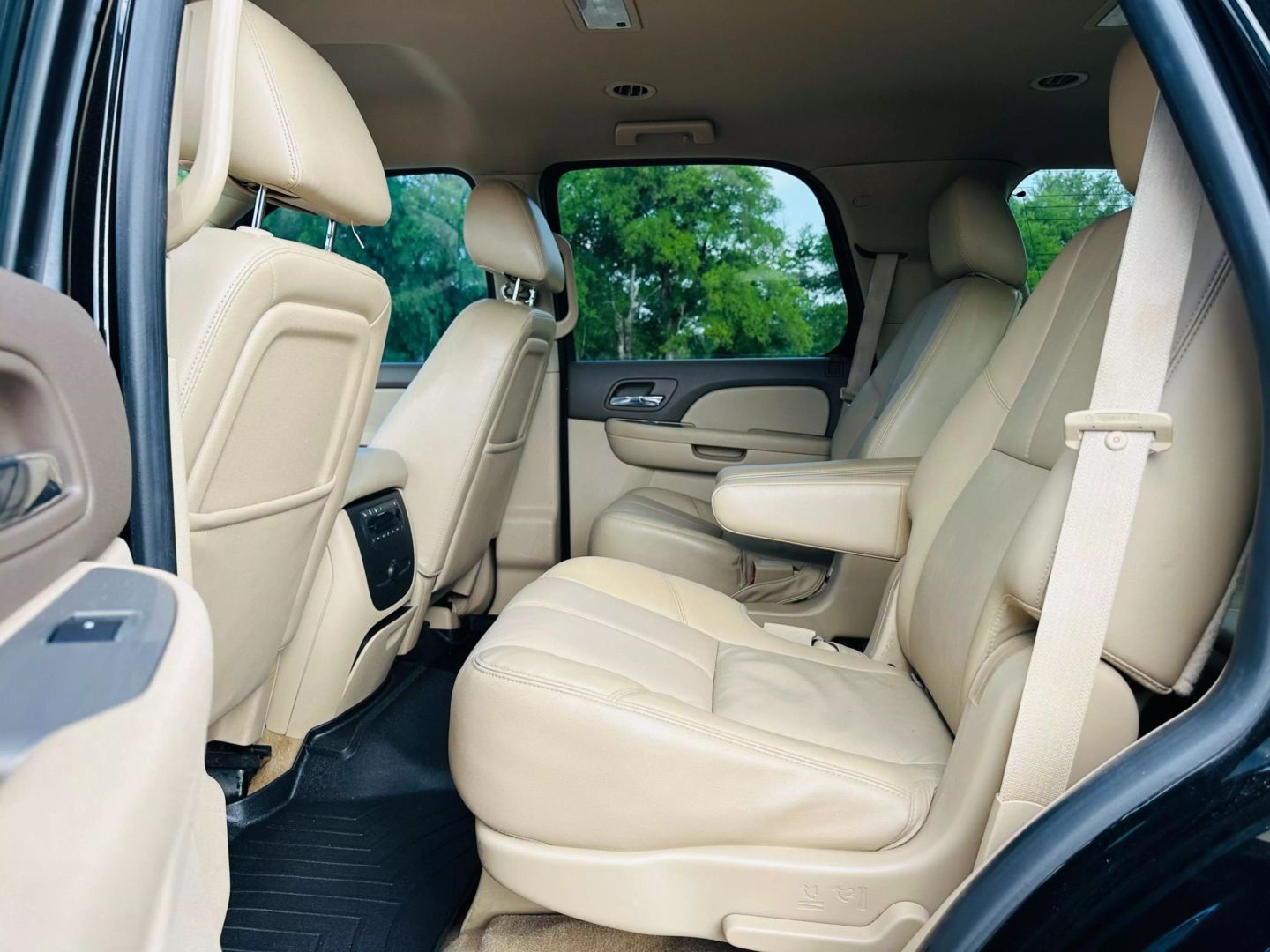 2014 Chevrolet Tahoe - Image 16