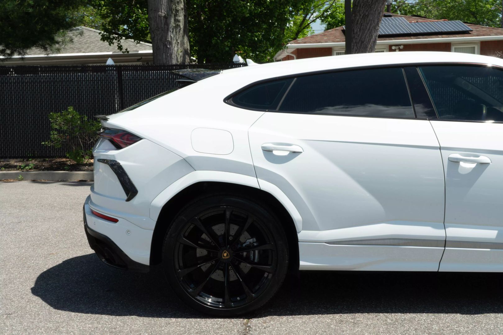 2019 Lamborghini Urus - Image 21