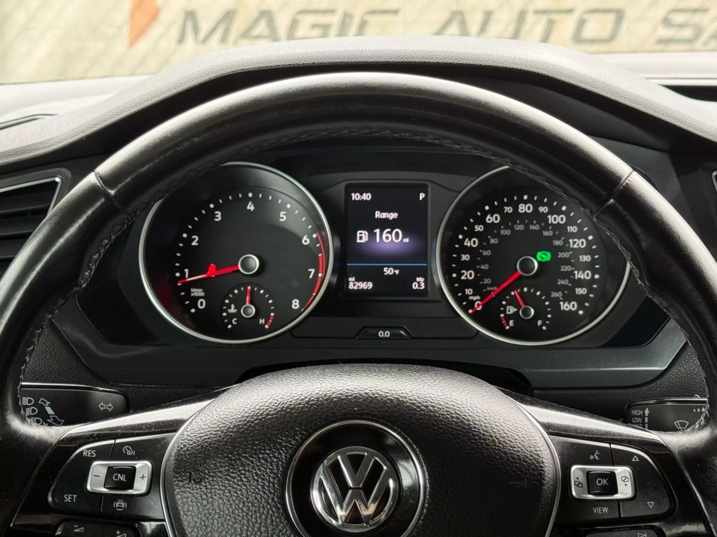 2019 Volkswagen Tiguan - Image 38