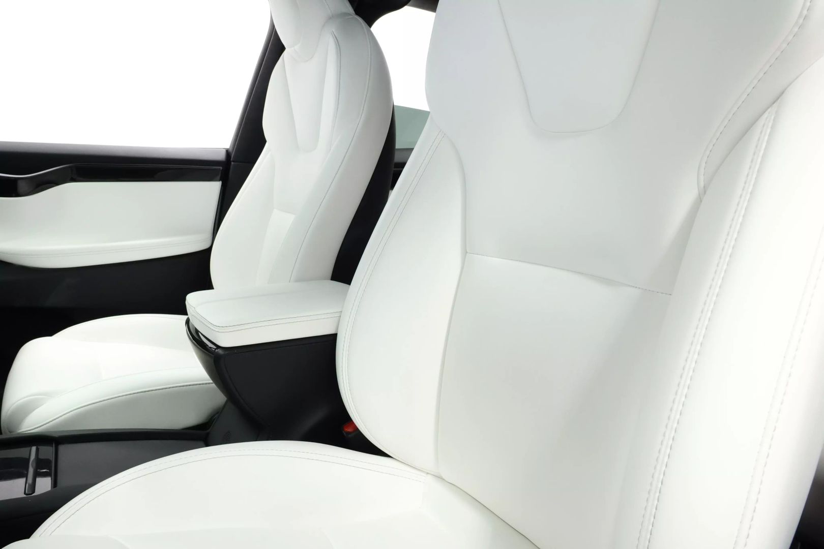 2020 Tesla Model X - Image 17