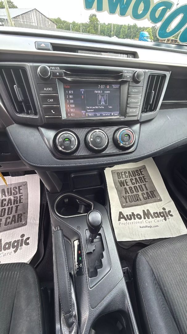 Image 9 of 2017 TOYOTA RAV4