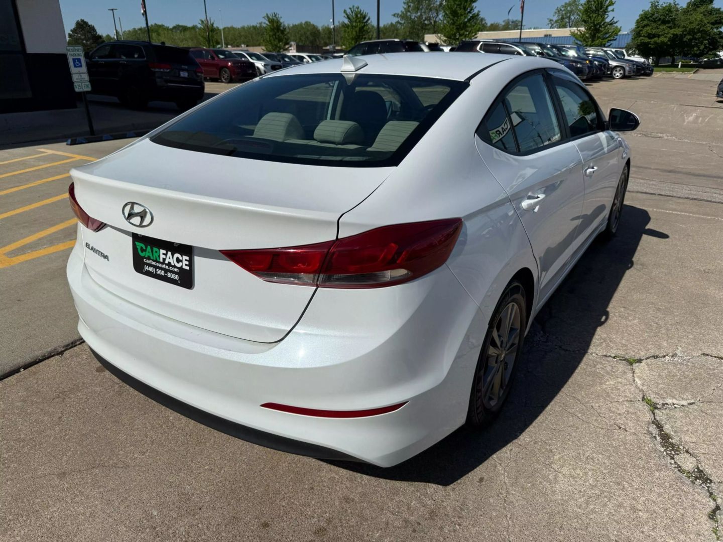 2018 Hyundai Elantra - Image 13