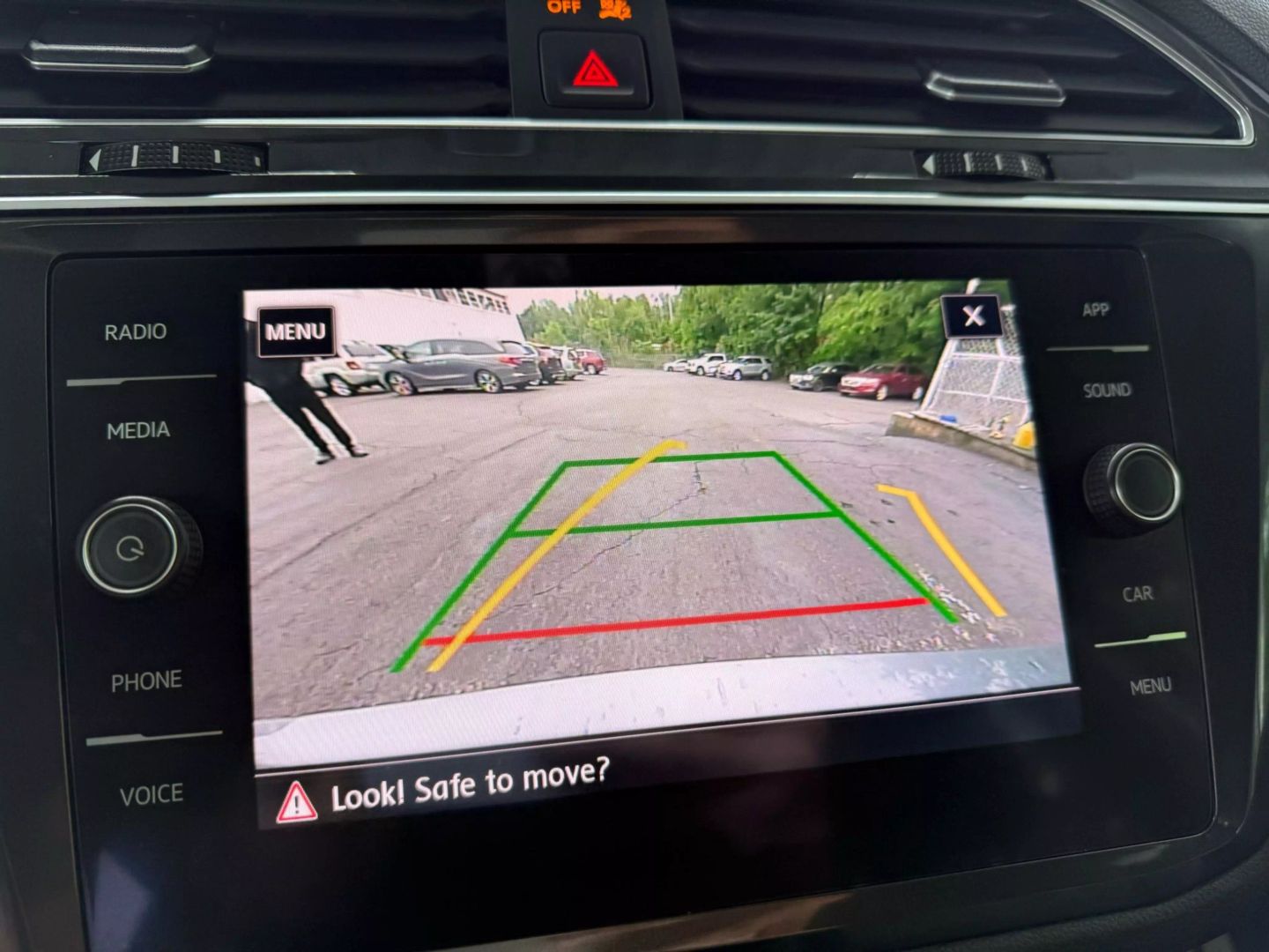 2019 Volkswagen Tiguan - Image 40