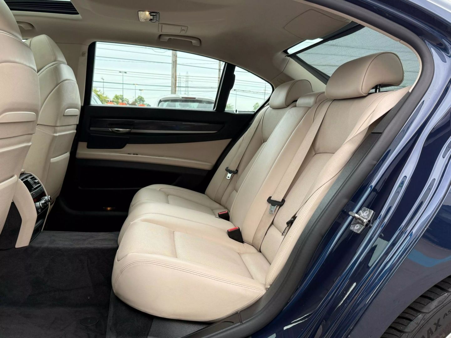 2010 Bmw 7 Series - Image 22
