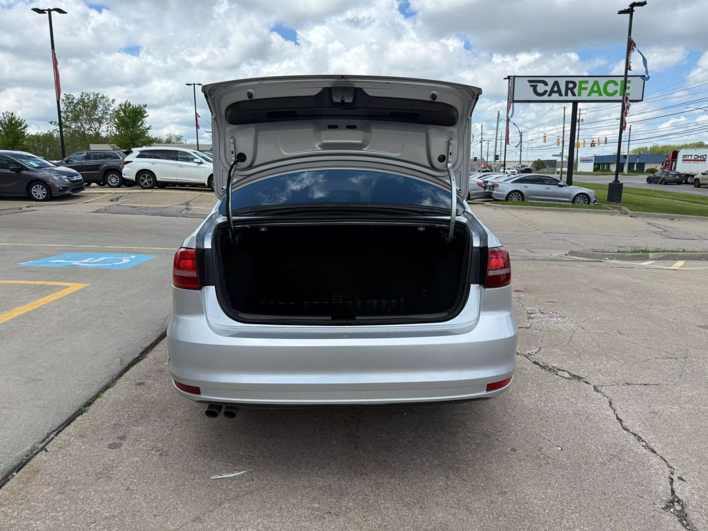 2016 Volkswagen Jetta - Image 12