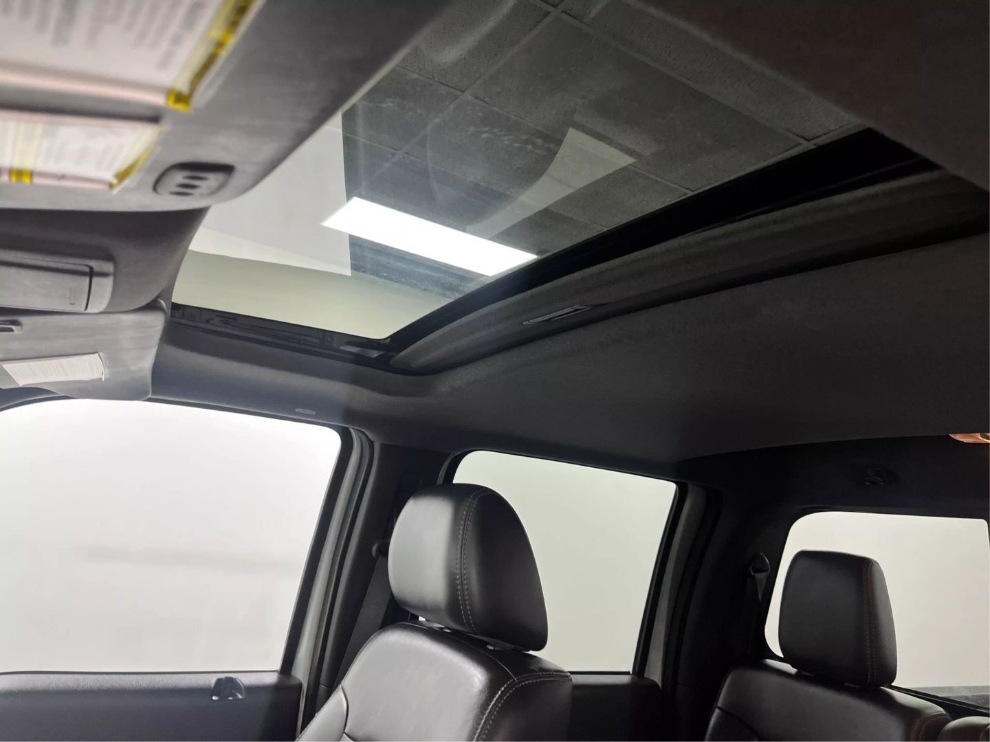 2011 Ford F350 Super Duty Crew Cab - Image 22