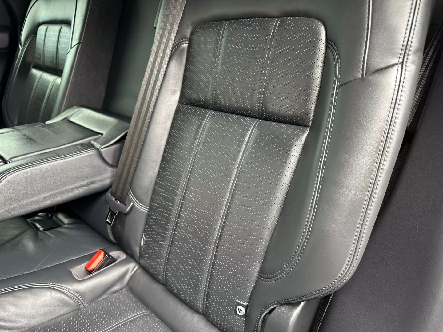2018 Land Rover Range Rover Sport - Image 40