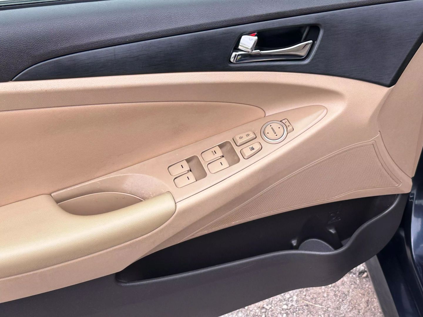 2014 Hyundai Sonata - Image 12