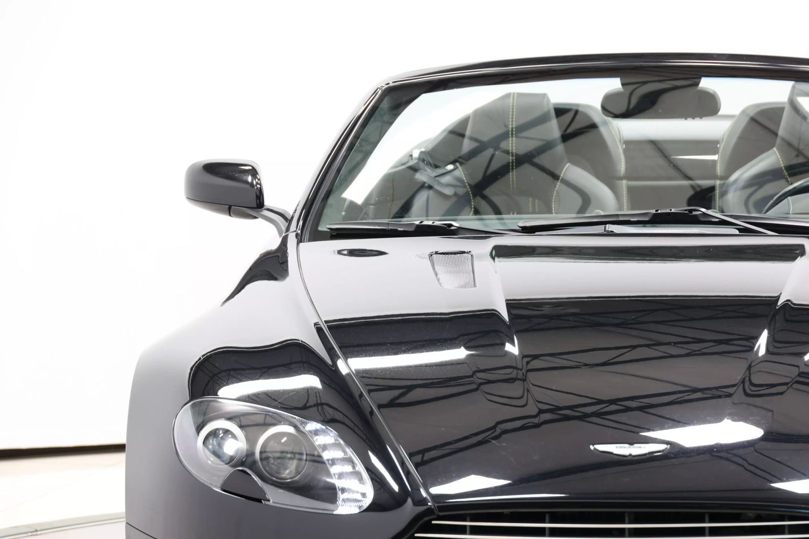 2008 Aston Martin Vantage - Image 81