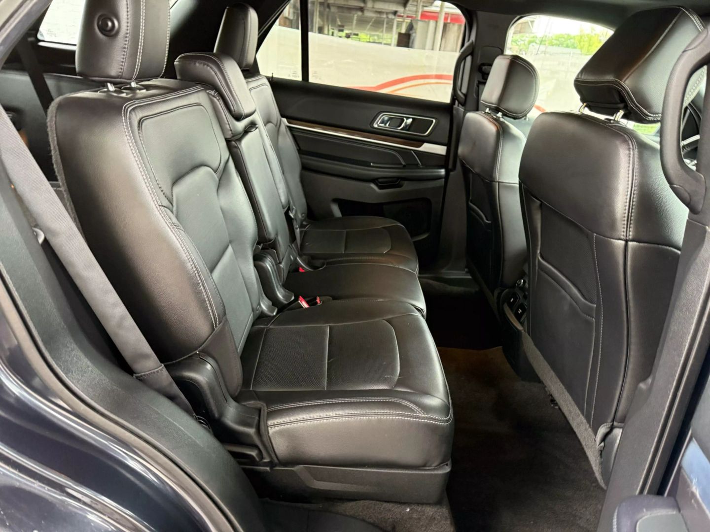 2017 Ford Explorer - Image 25