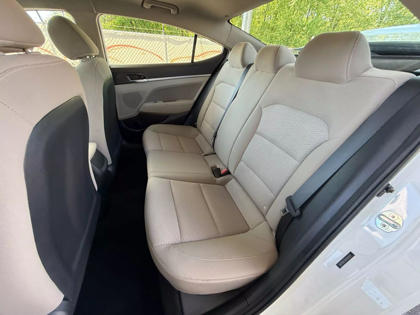 2019 Hyundai Elantra - Image 19