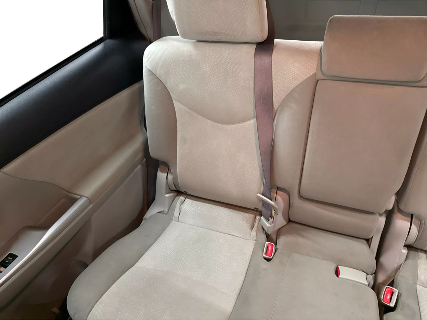 2012 Toyota Prius V - Image 28