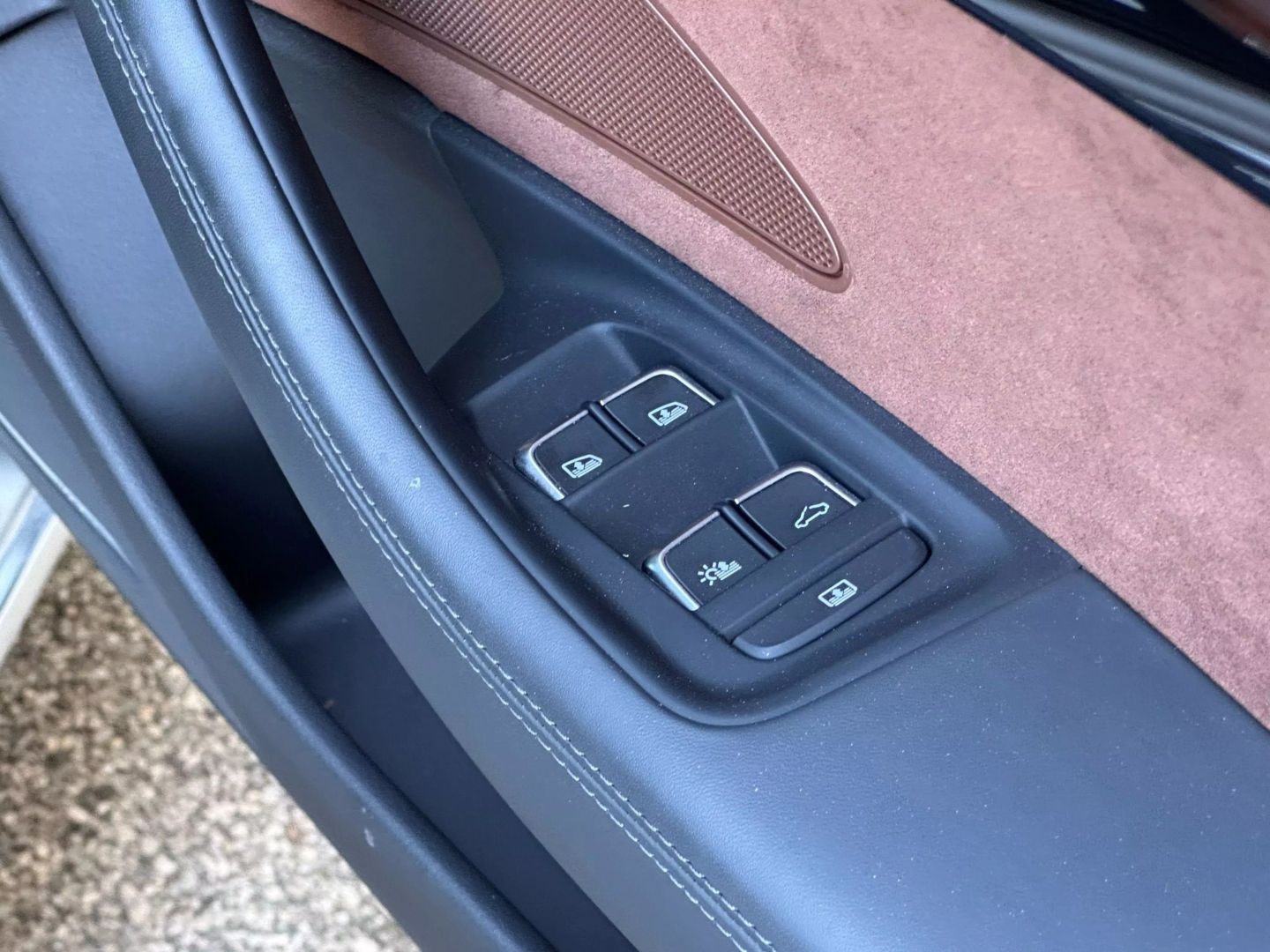2016 Audi A8 - Image 25