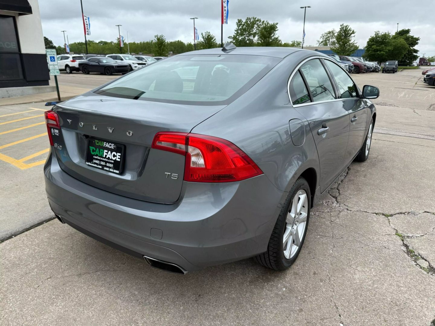 2016 Volvo S60 - Image 13