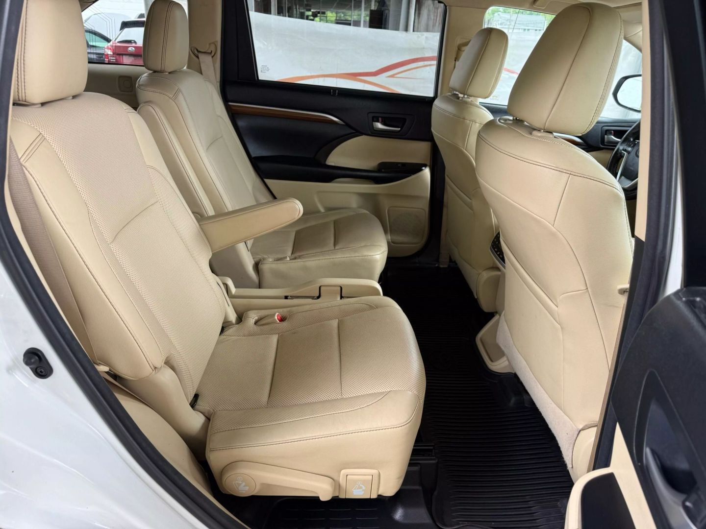 2018 Toyota Highlander - Image 24