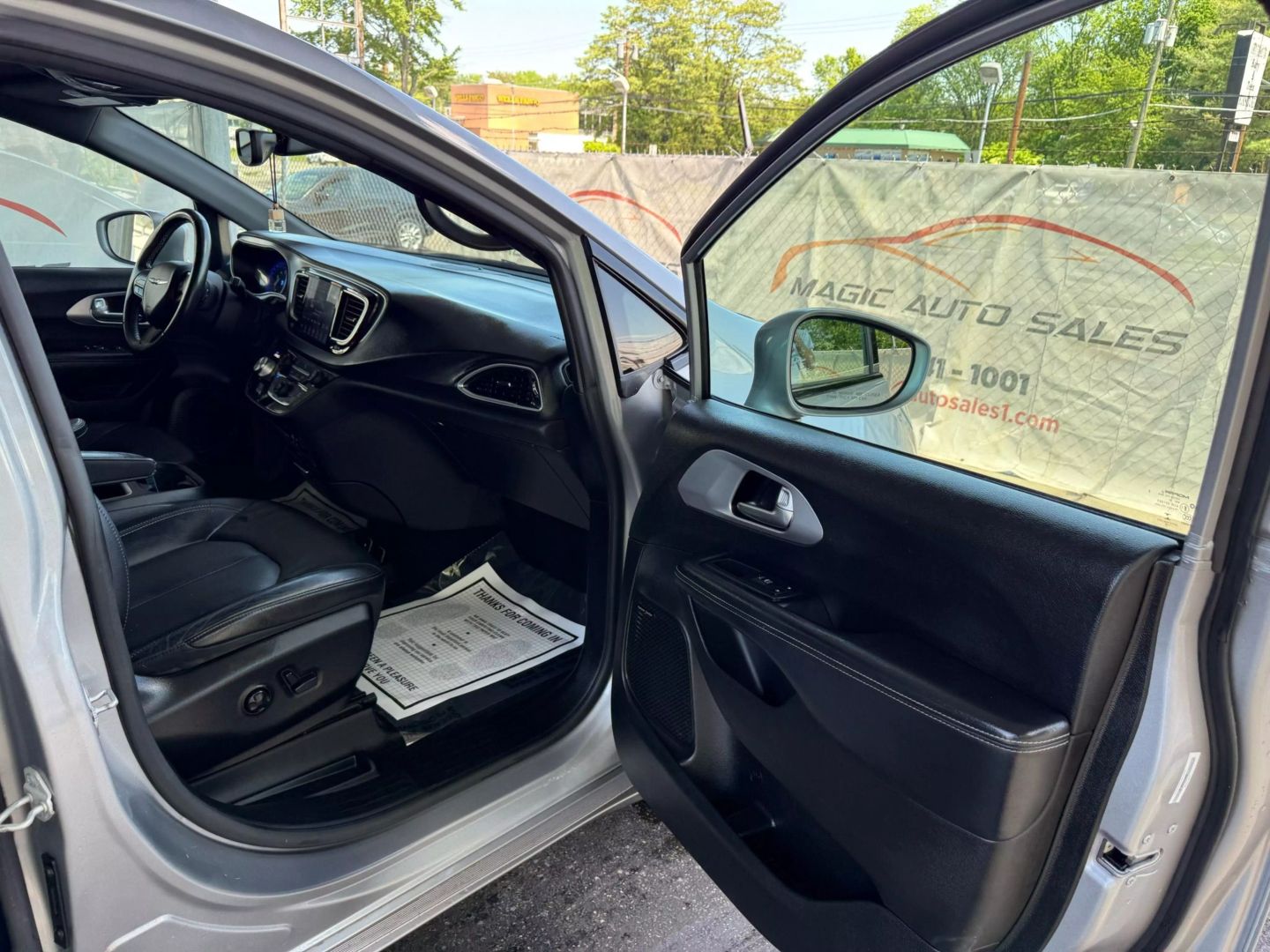 2019 Chrysler Pacifica - Image 22