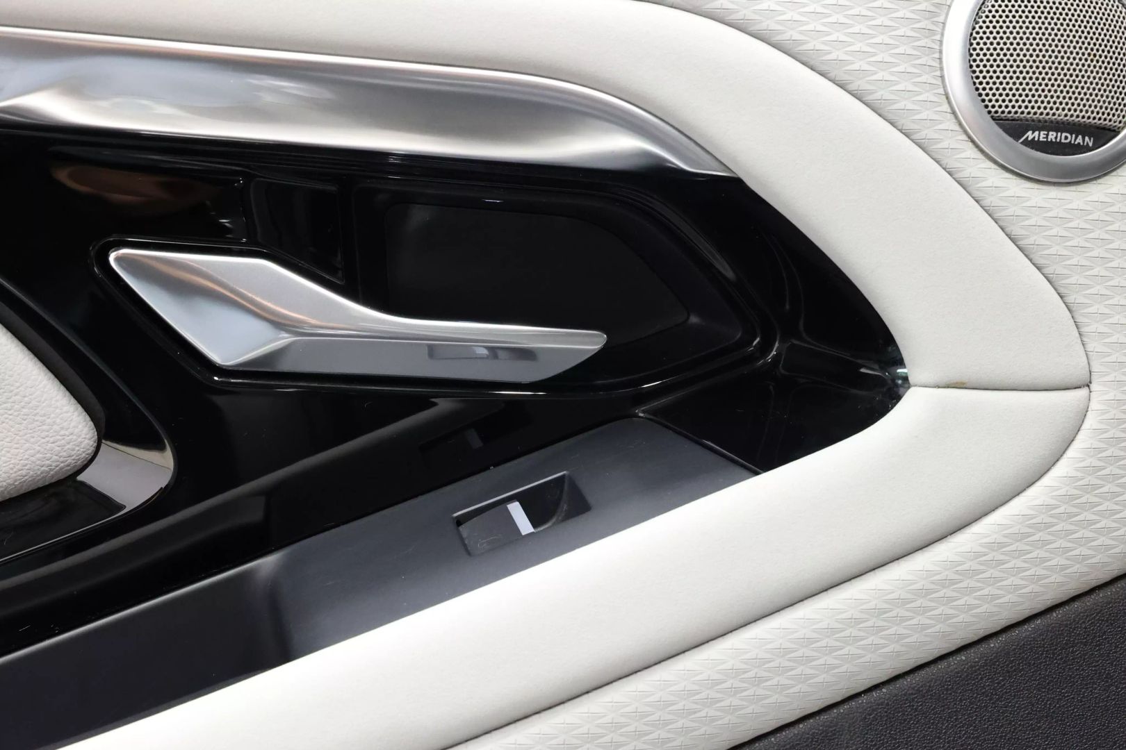 2020 Land Rover Range Rover Evoque - Image 51