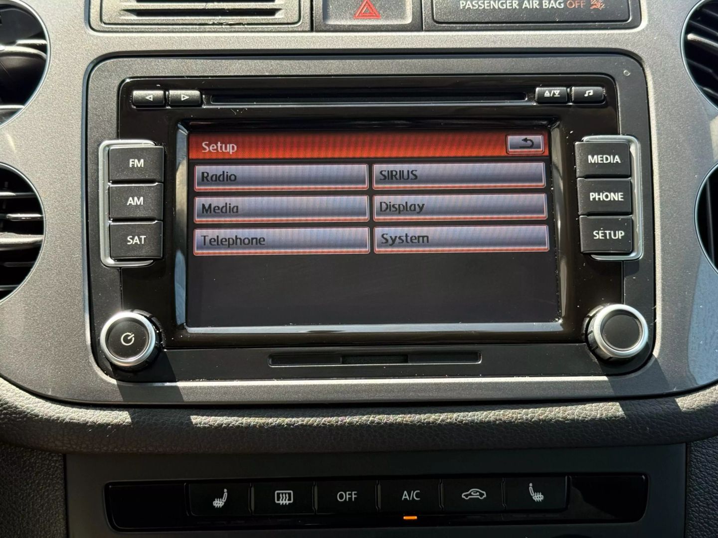 2013 Volkswagen Tiguan - Image 36