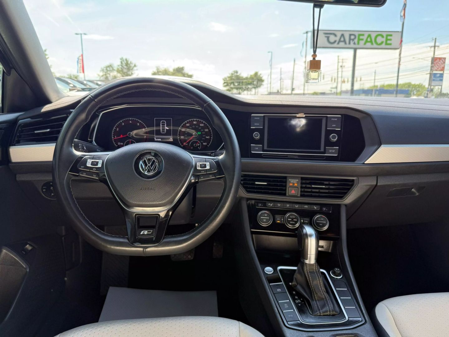 2019 Volkswagen Jetta - Image 26